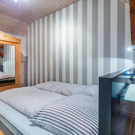 Ostseelandhaus Mit Suedterrasse Und Teich Ofc 07 *