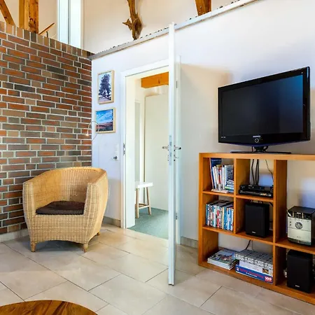 Apartman Ostseelandhaus Mit Suedterrasse Und Teich Ofc 07